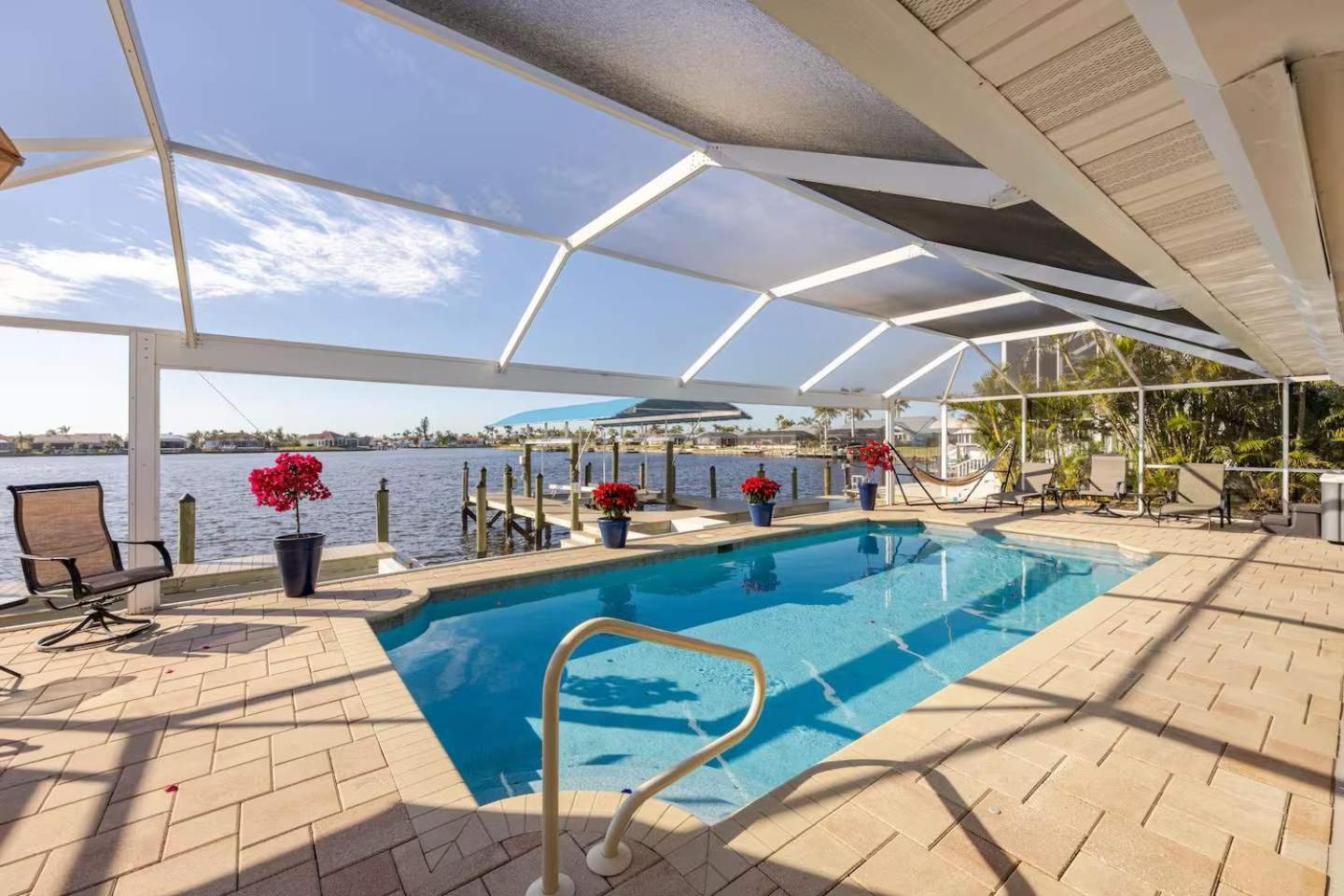 Waterfront Escape Luxurious Stay Cape Coral Esterno foto